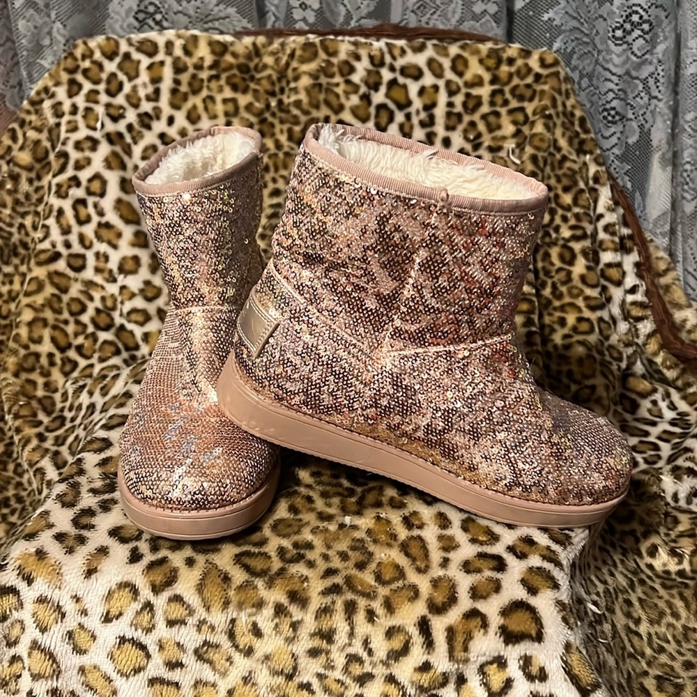 Sequined pink boots size US 6